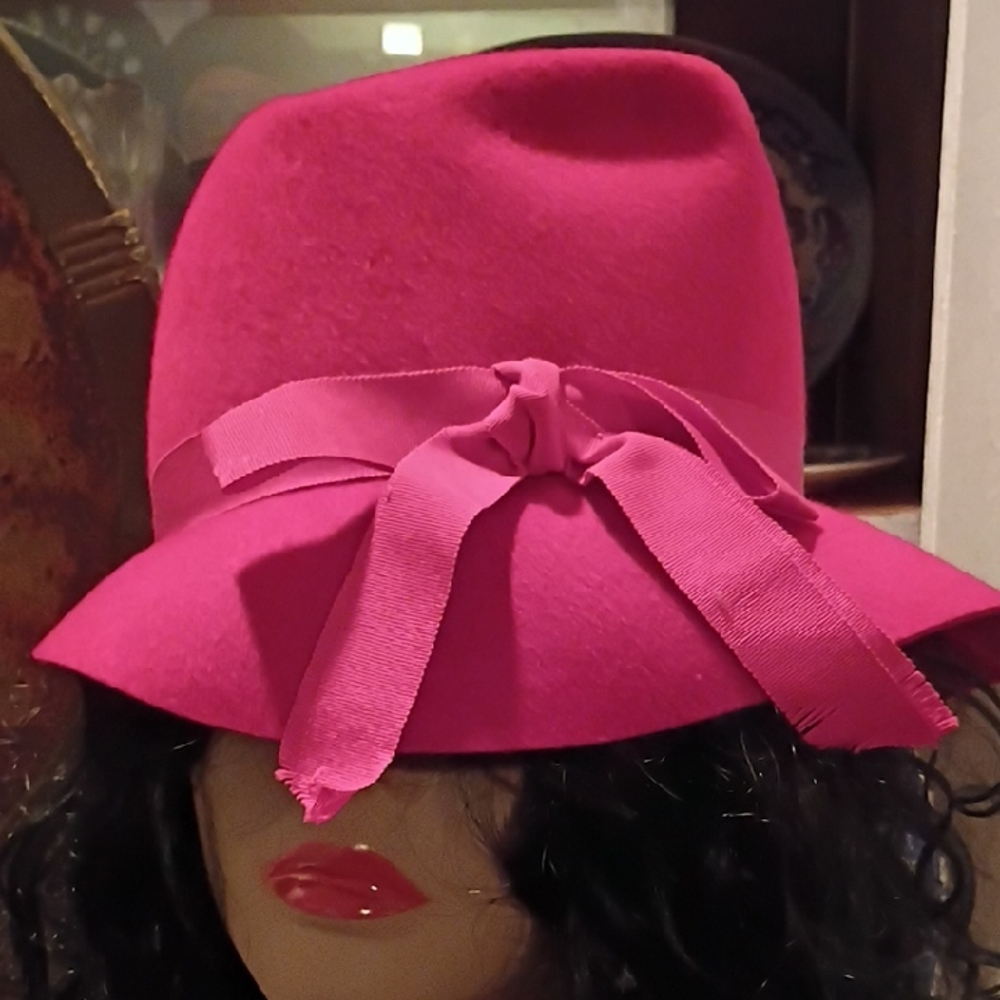 Women’s Hot Pink Felt Fedora with Decorative Ribbon Bow